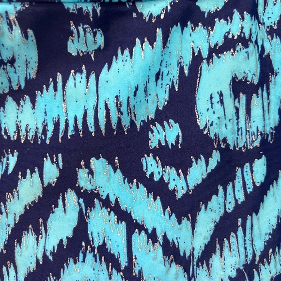 Islander Blue Fitted Tank Top with V-Neckline - Picture 6 of 9